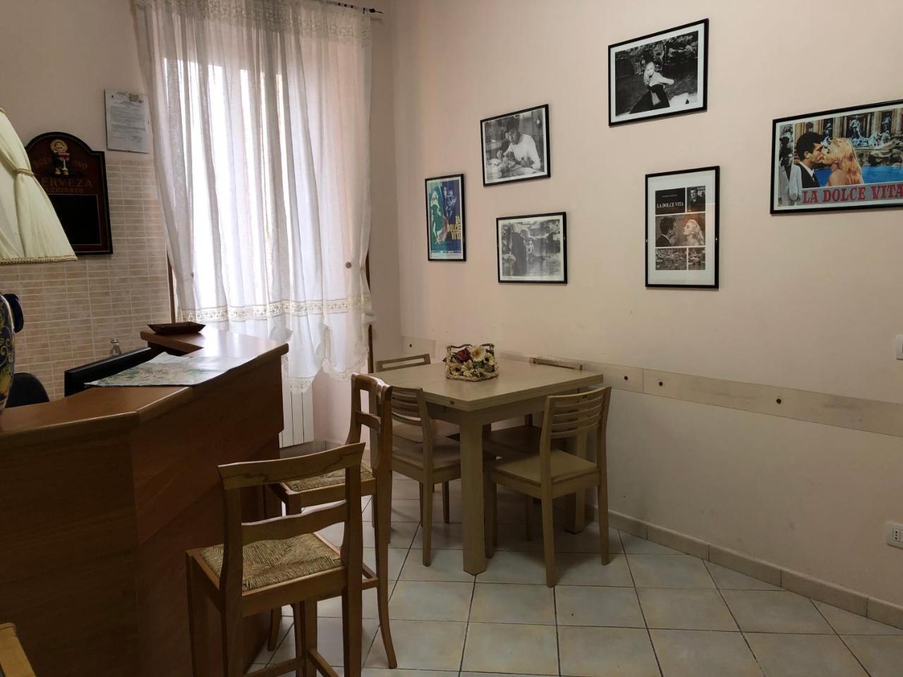 La Dolce Vita Romana Bagian luar foto